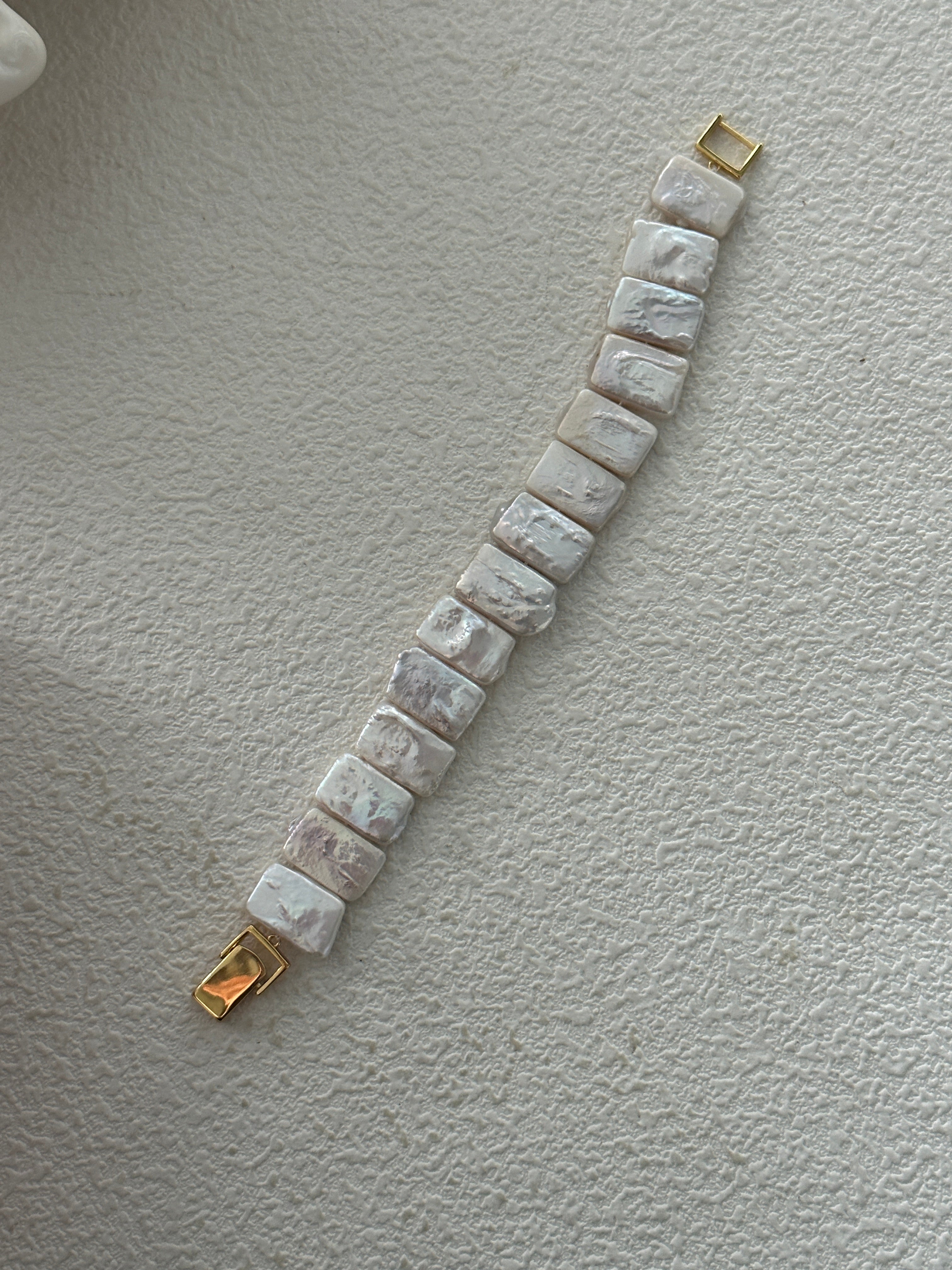 Baroque Pearl Bracelet with 18K Gold-Plated Clasp - A Unique Timepiece-Inspired Design