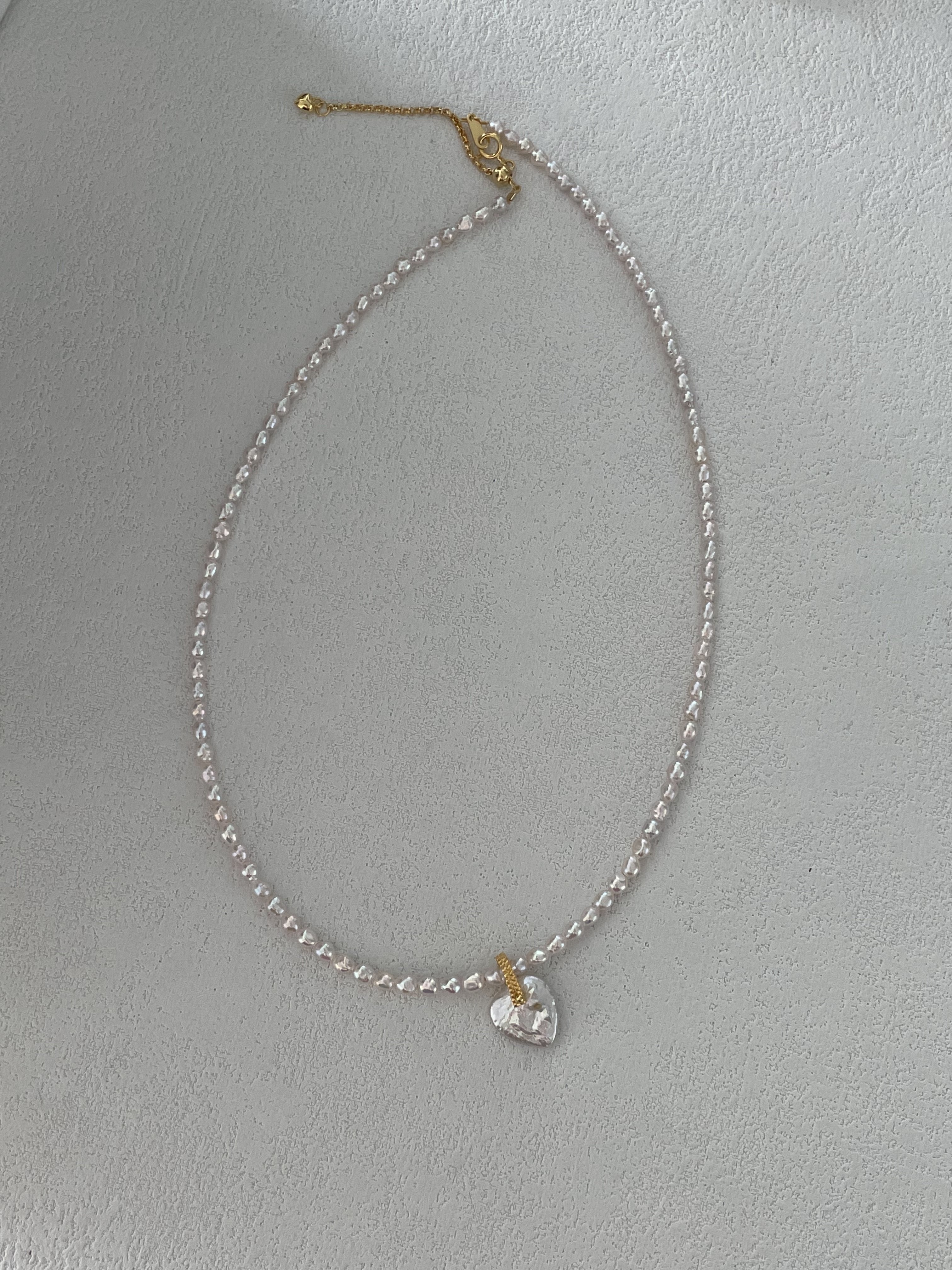 Pink Heart-Shaped Pearl Necklace with Gold Plated Chain - A Romantic and Elegant Statement Piece