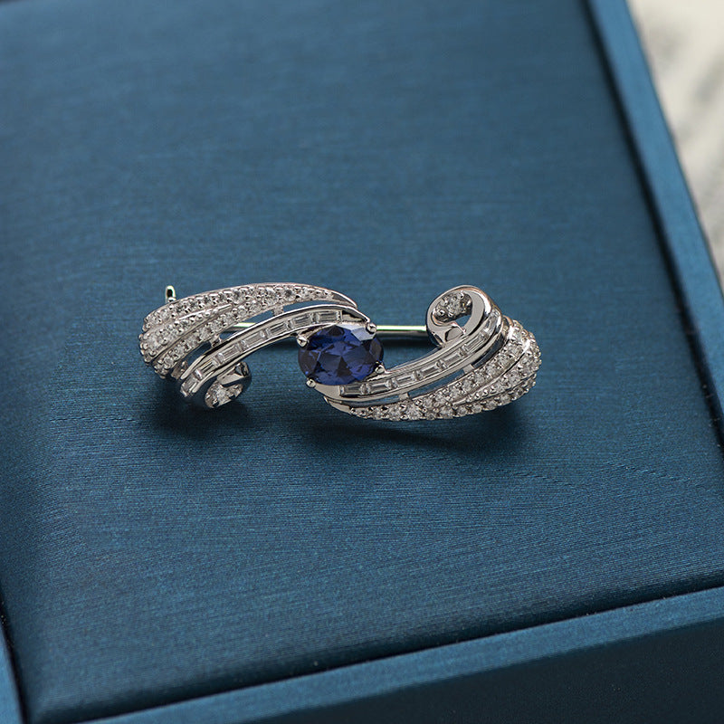 Elegant Blue Corundum Diamante 925 Sterling Silver Brooch